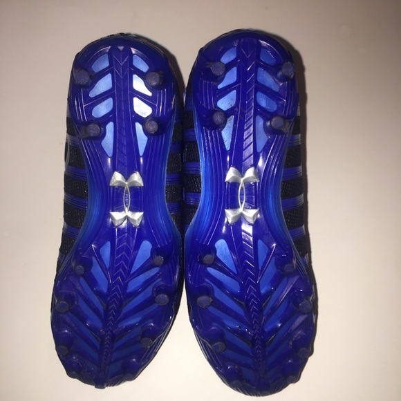 Under armor youth cleats size y2. - Picture 2 of 5